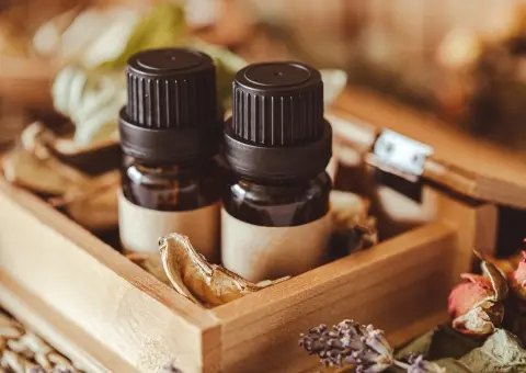 Aromathérapie Conserver Correctement Vos Huiles Essentielles Vegetales Hydrolats